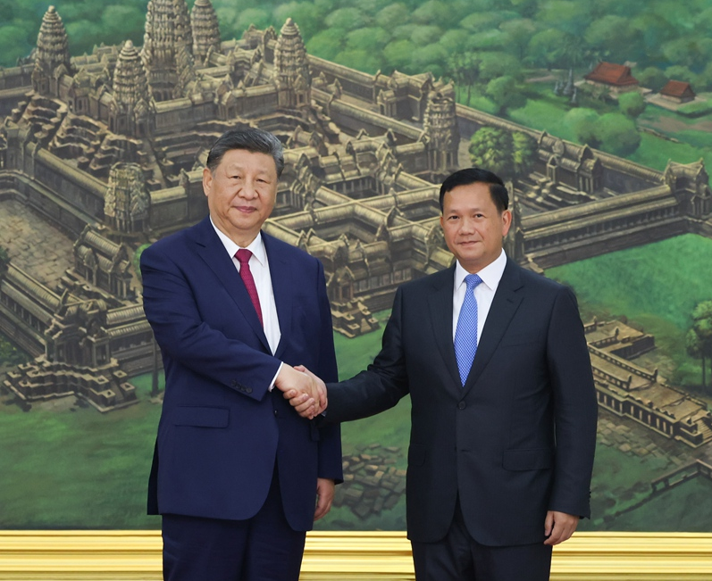 习近平同柬埔寨首相洪玛奈举行会谈